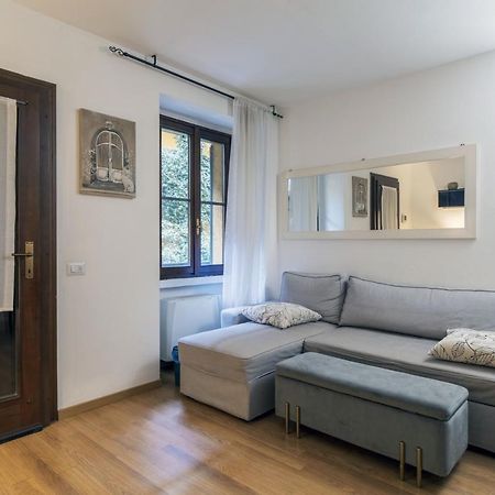 Cozy & Comfy Apt In Navigli Area Милан Экстерьер фото