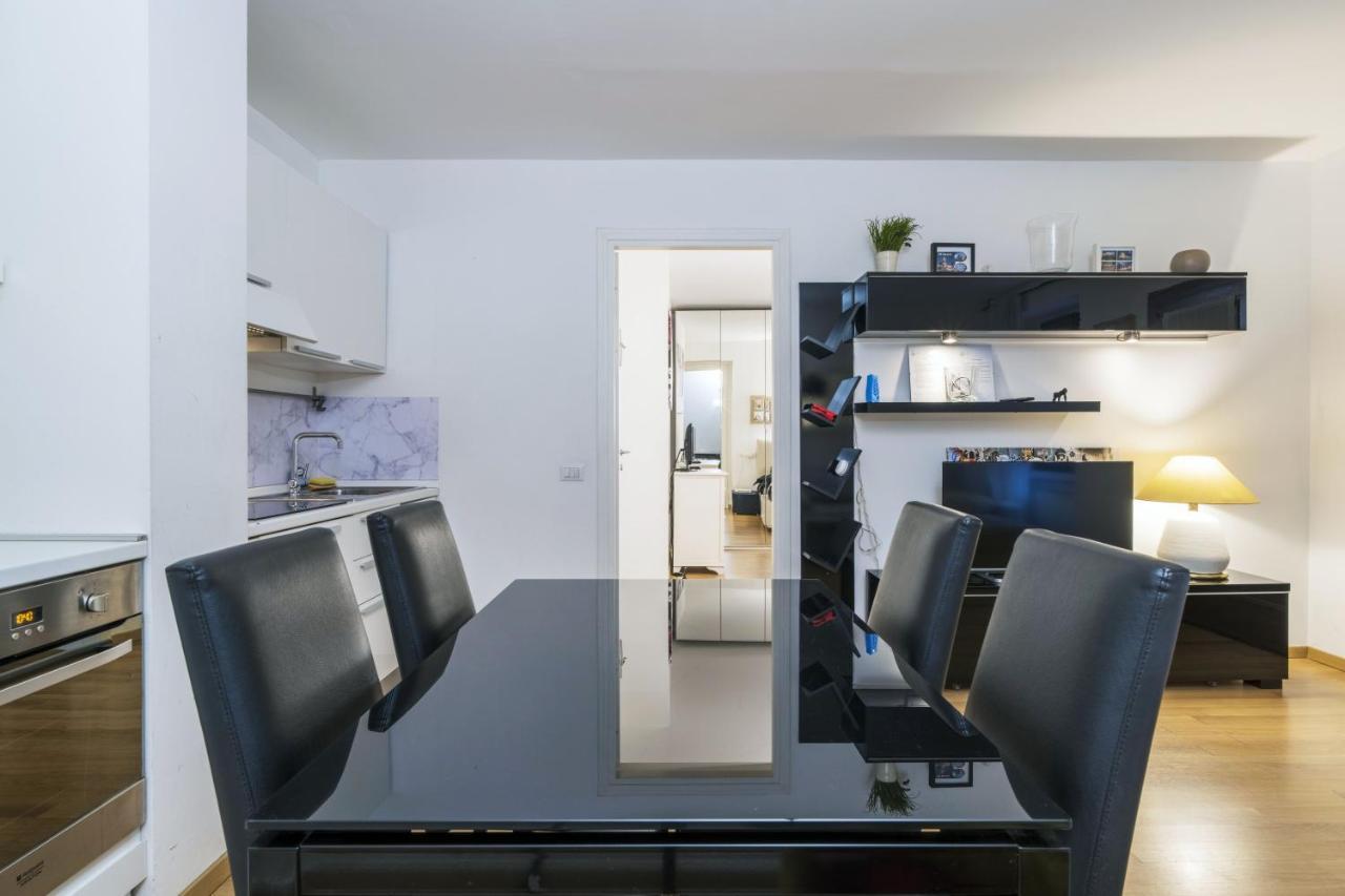 Cozy & Comfy Apt In Navigli Area Милан Экстерьер фото
